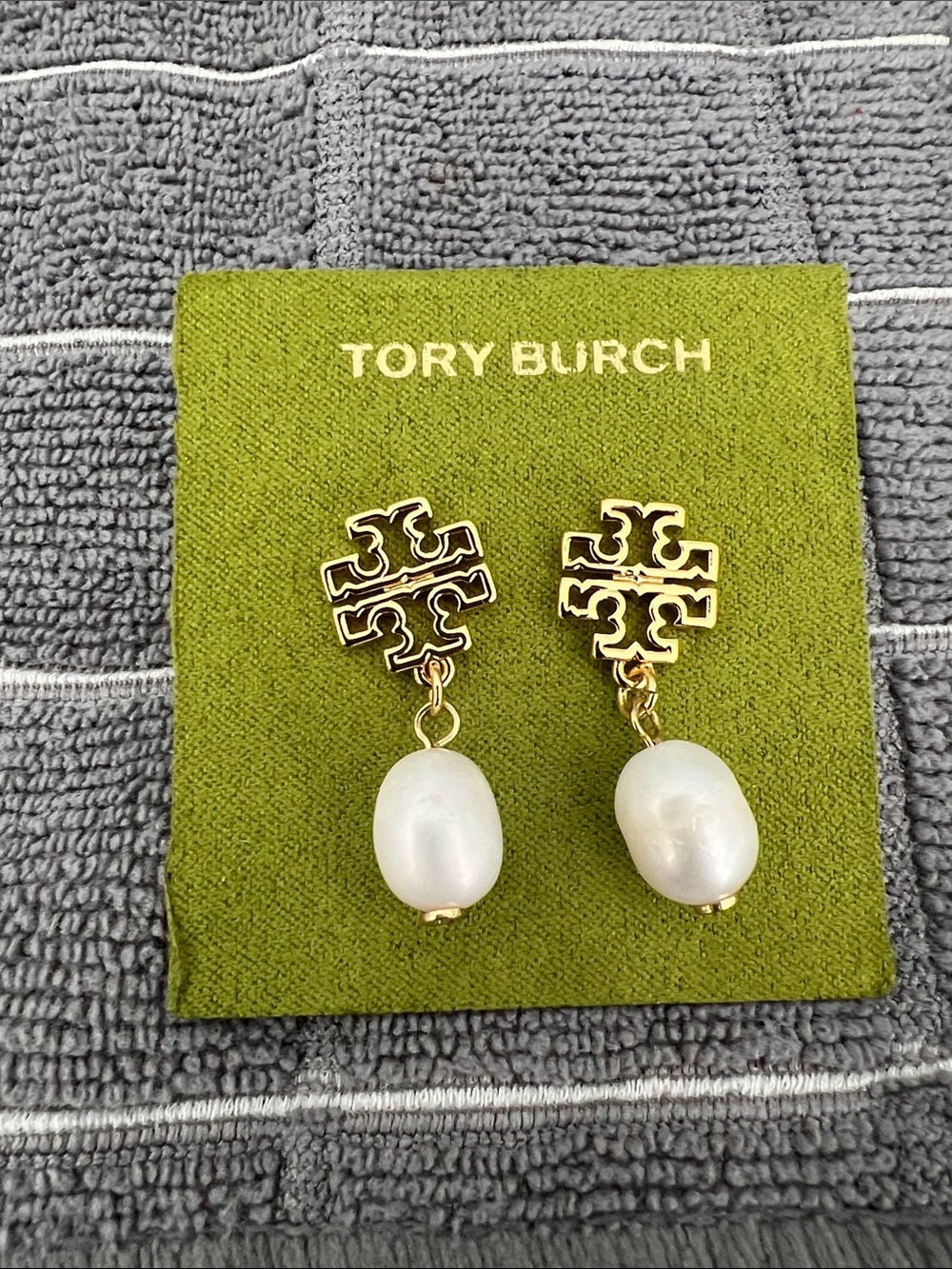Tory Burch Gold Logo Pearl Drop Earrings - Pearl White & Gold